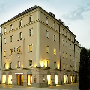 Hotel Premier Weisser Hase, Passavia
